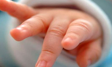 baby-hand-covers
