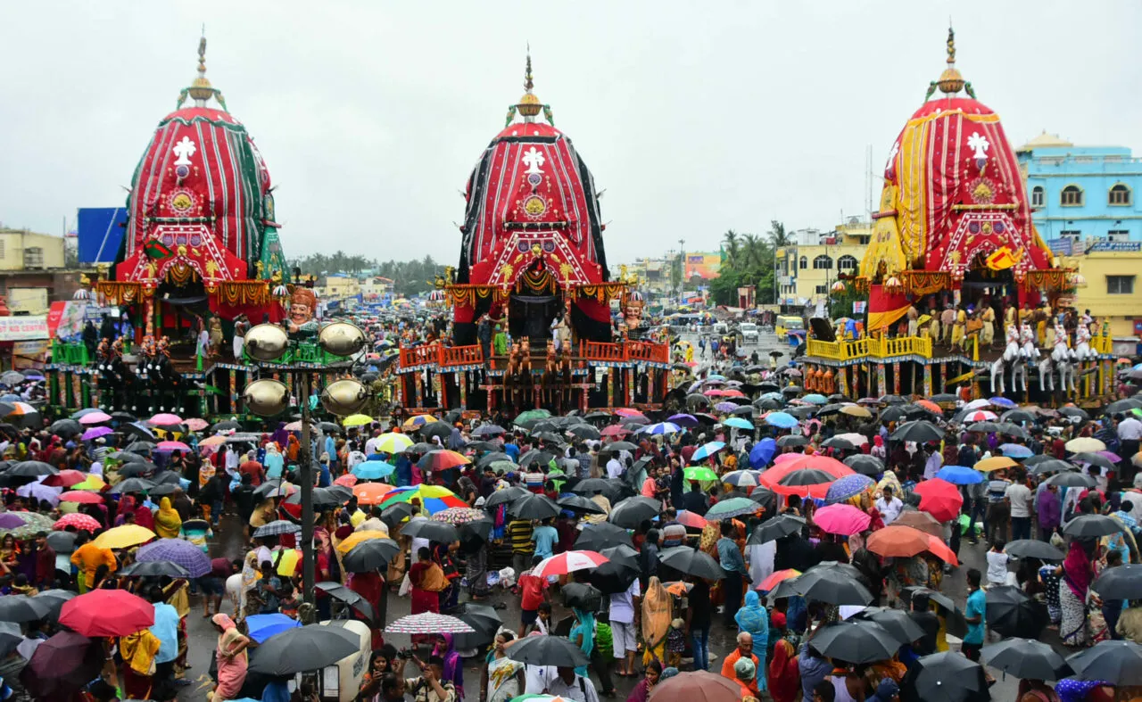 ratha-upare-srijiunku-darsan-karuchanti-sradhalu-2