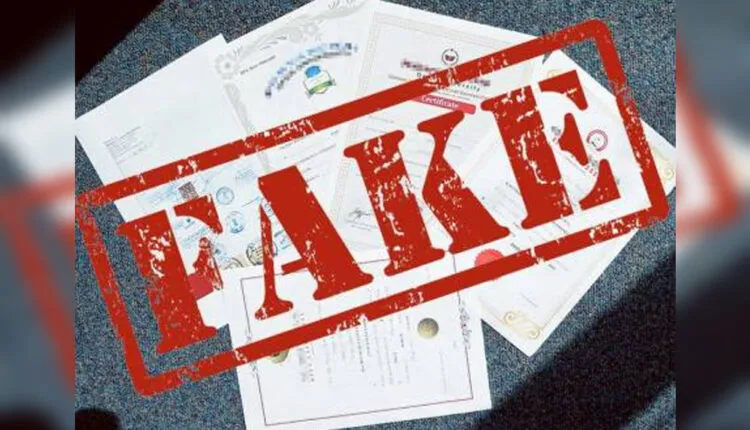 fake-750x430